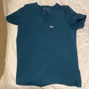 Figs Caribbean Blue Catarina top